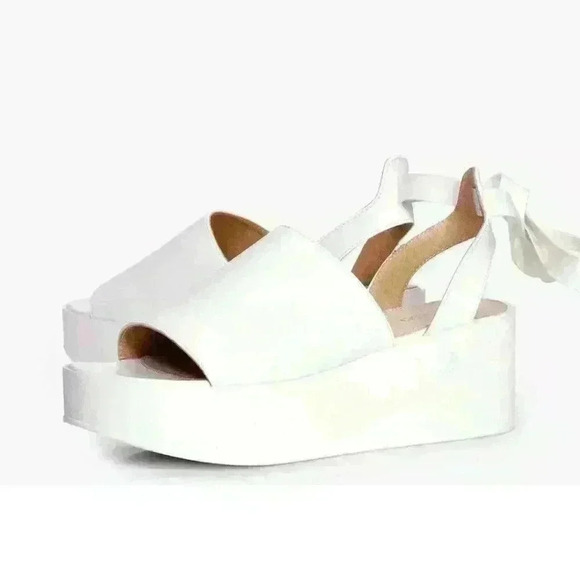 NEW NIB Boohoo Women's Annabelle White Vegan Leather Wrap Over Wedge $56 - Picture 2 of 4
